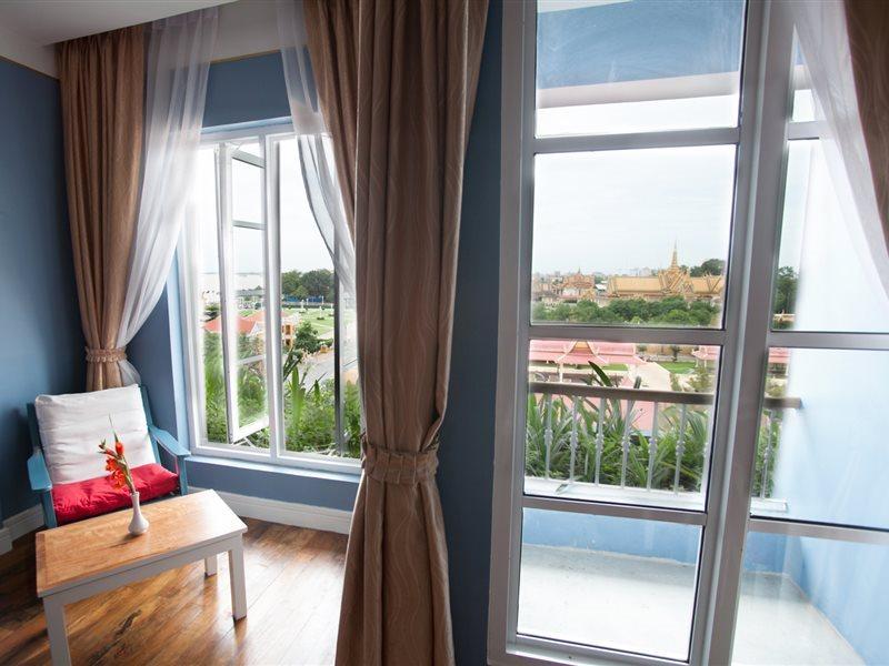 The Frangipani Royal Palace Hotel